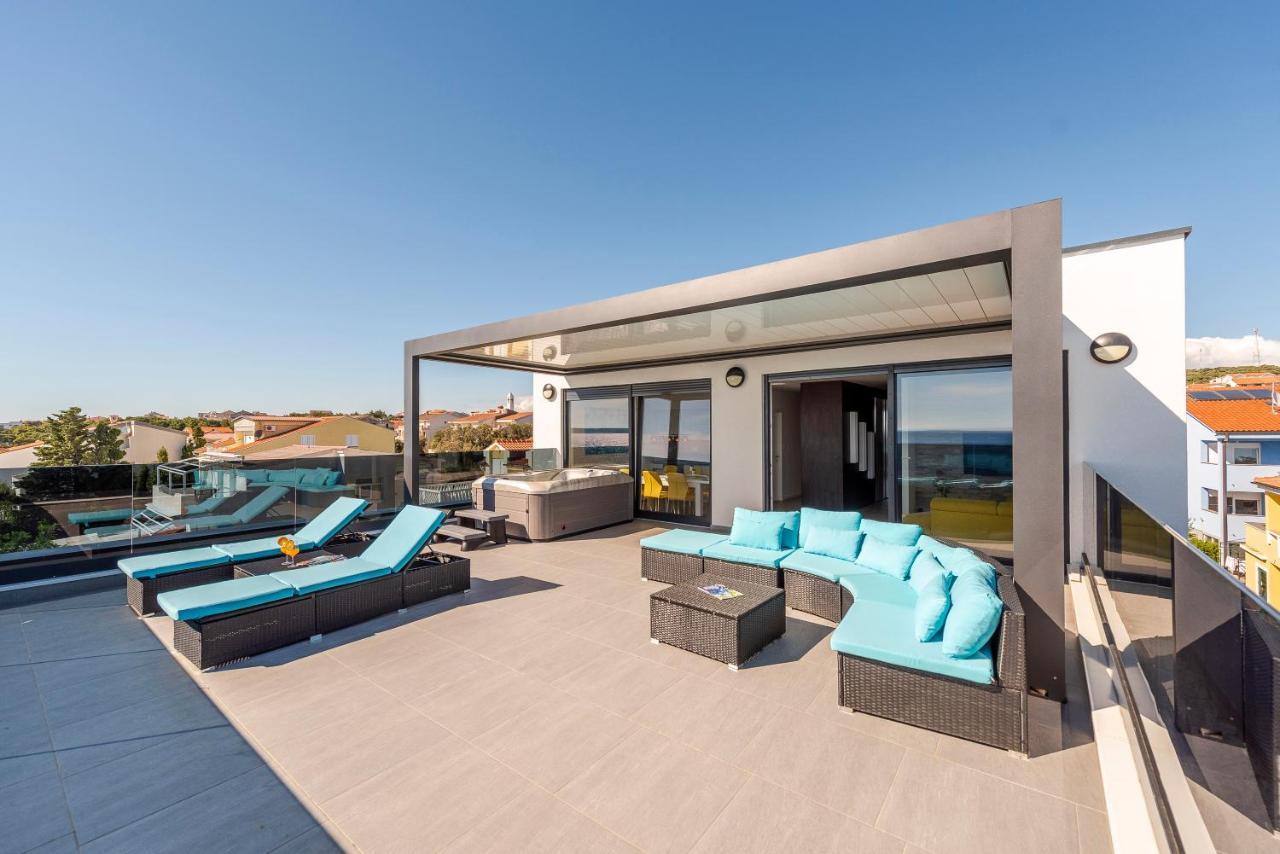 Mediteran Luxury Penthouse With Jacuzzi Мандре Екстериор снимка