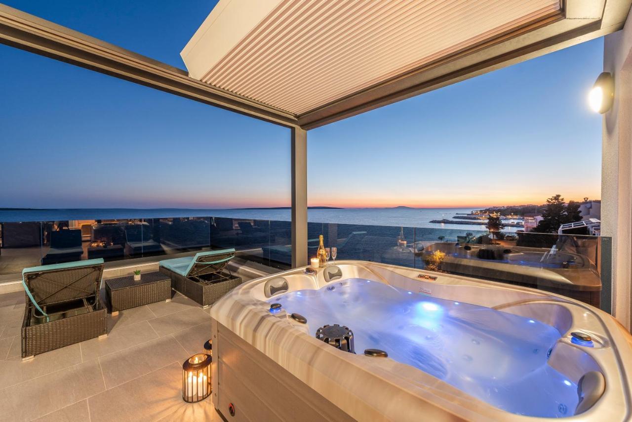 Mediteran Luxury Penthouse With Jacuzzi Мандре Екстериор снимка