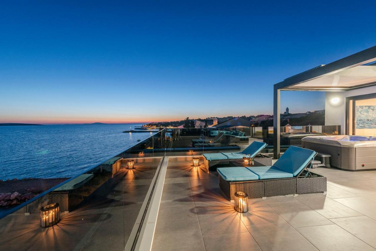 Mediteran Luxury Penthouse With Jacuzzi Мандре Екстериор снимка