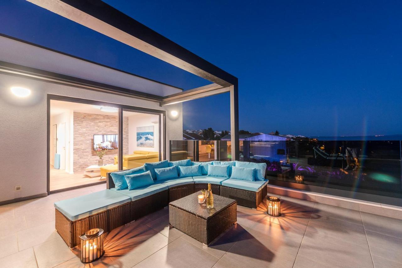 Mediteran Luxury Penthouse With Jacuzzi Мандре Екстериор снимка